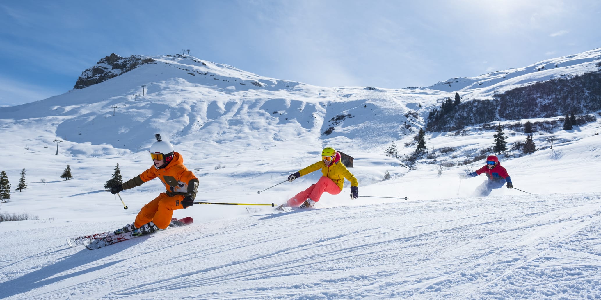 Skifahren als Gruppe in Obersaxen Mundaun Val Lumnezia